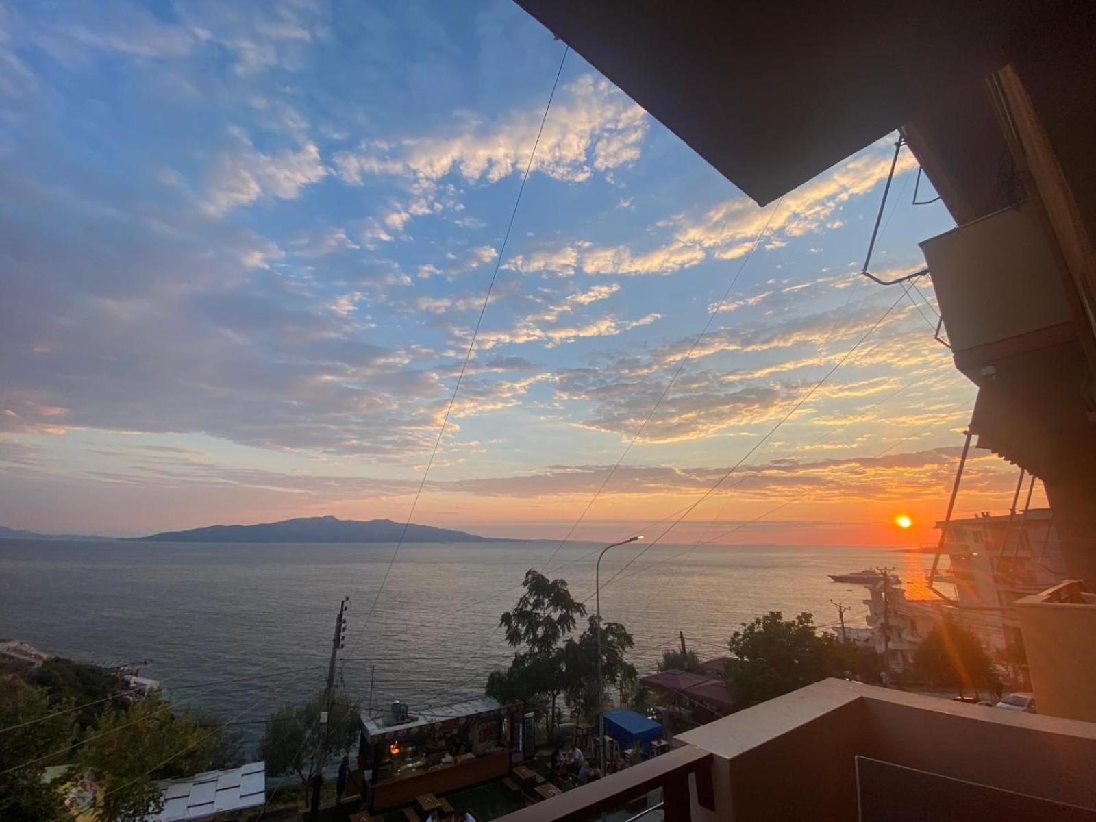 Del Mar Sea View Apartment Sarandë Eksteriør billede