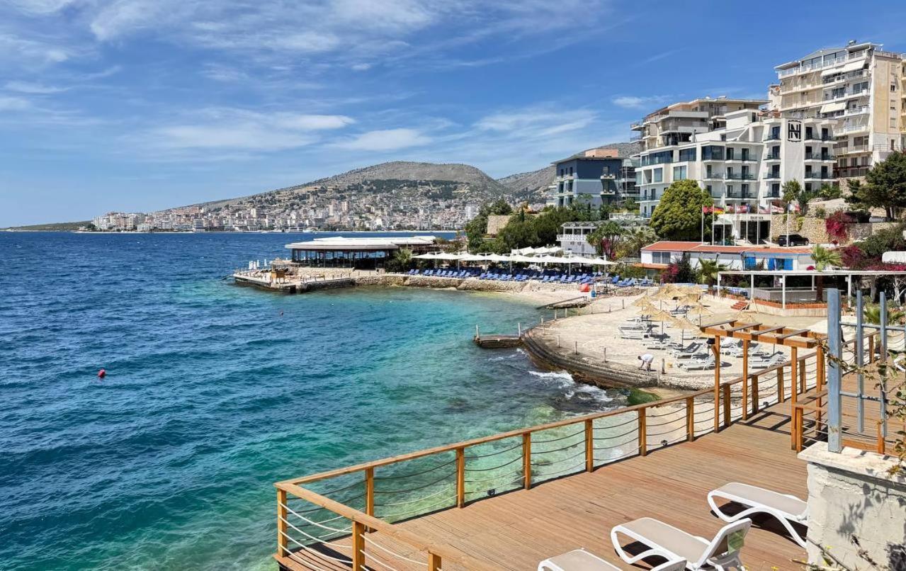 Del Mar Sea View Apartment Sarandë Eksteriør billede