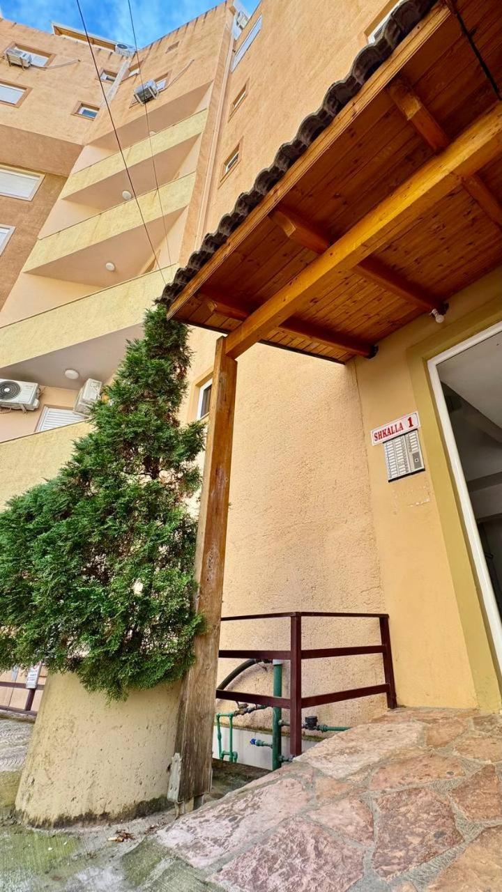 Del Mar Sea View Apartment Sarandë Eksteriør billede