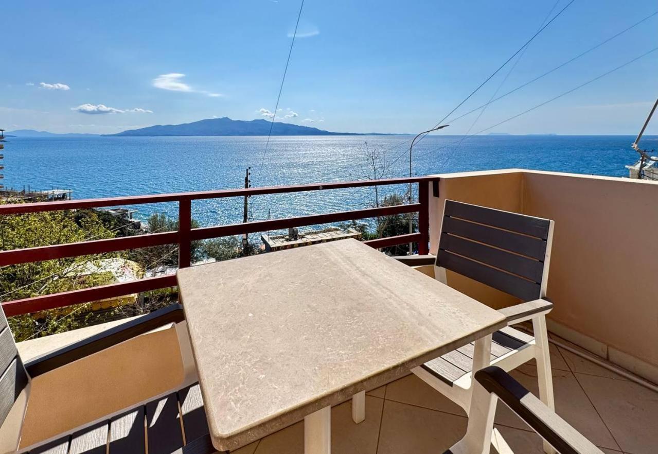 Del Mar Sea View Apartment Sarandë Eksteriør billede