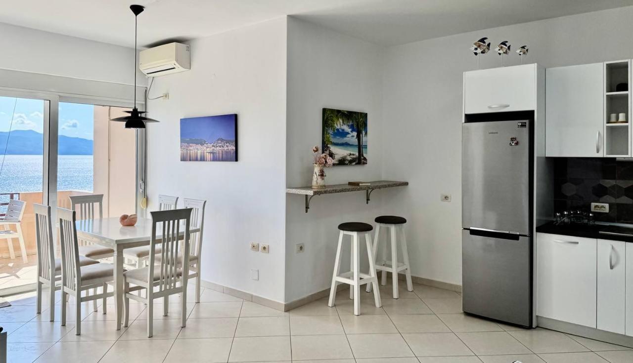 Del Mar Sea View Apartment Sarandë Eksteriør billede