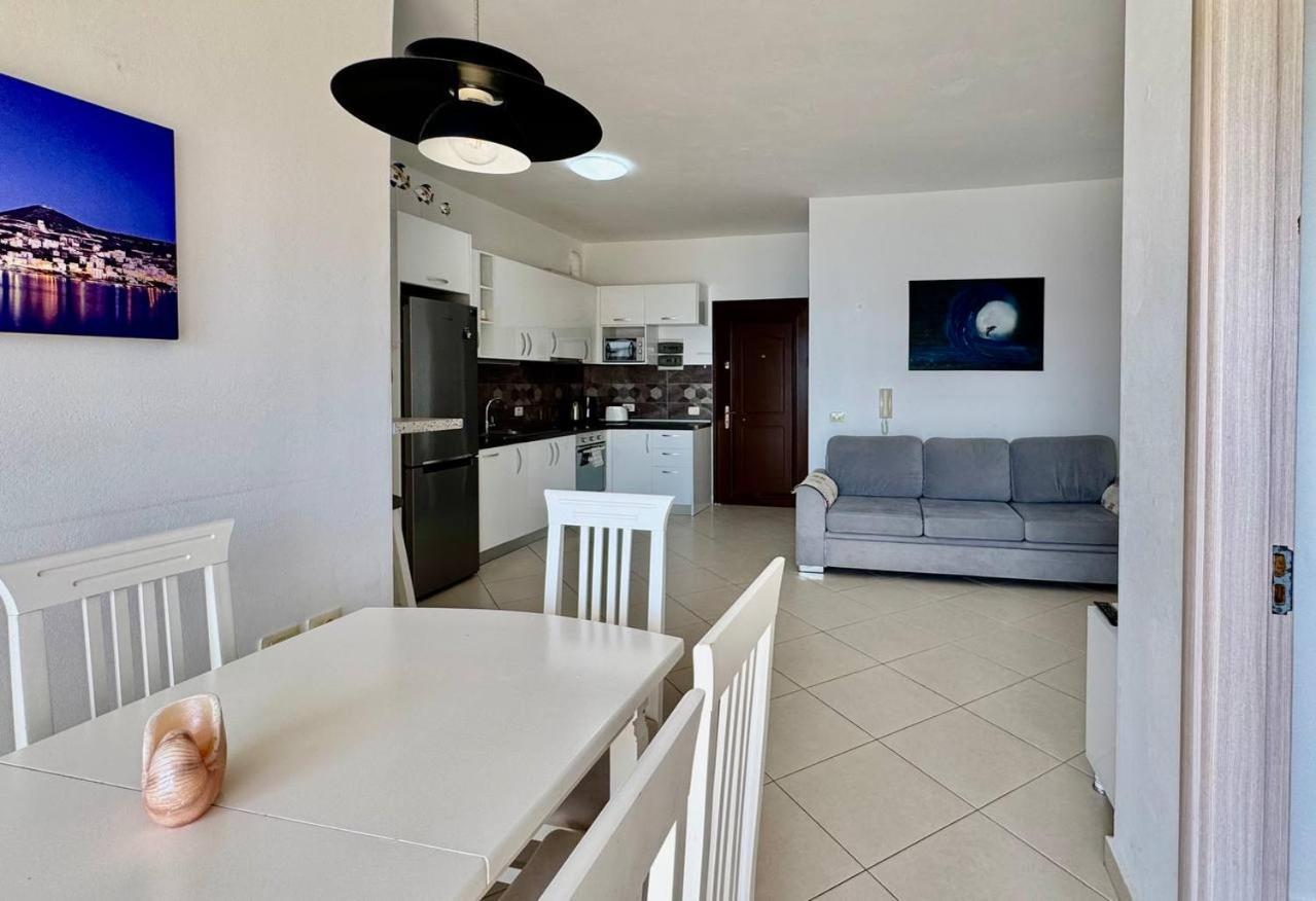 Del Mar Sea View Apartment Sarandë Eksteriør billede