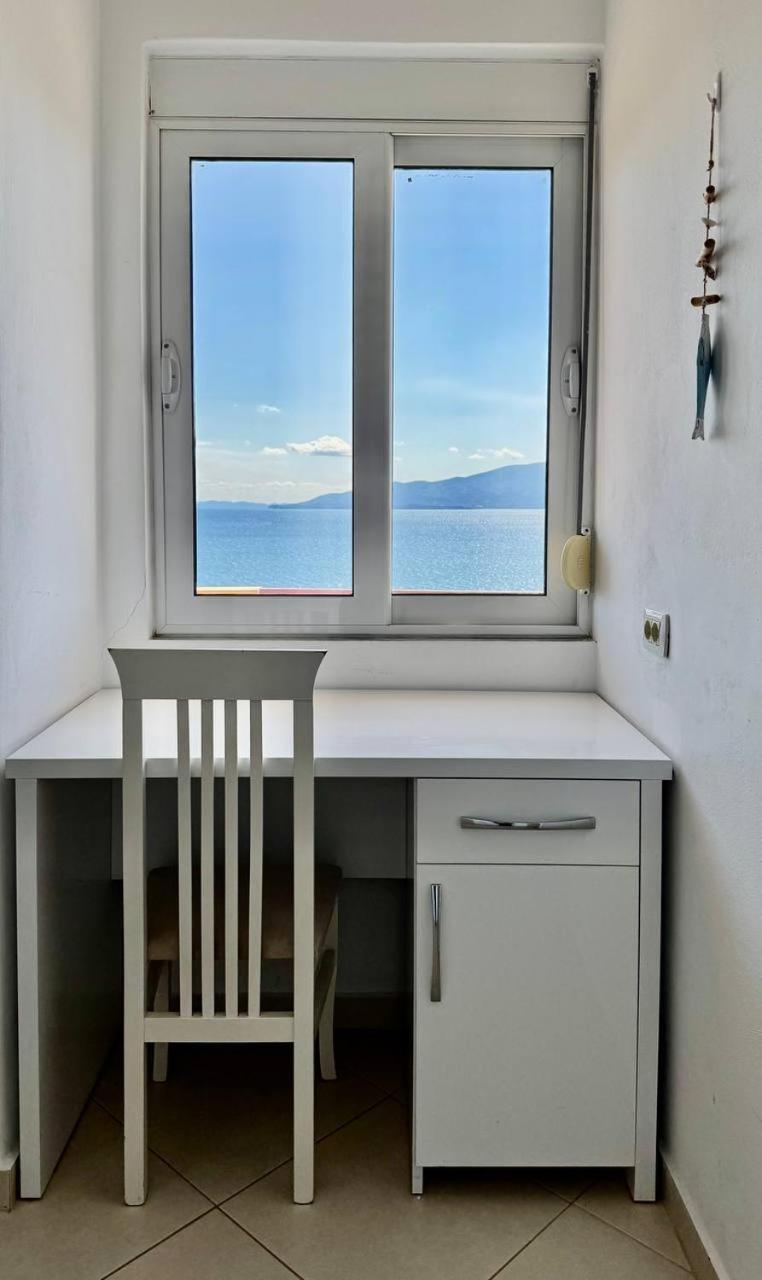 Del Mar Sea View Apartment Sarandë Eksteriør billede
